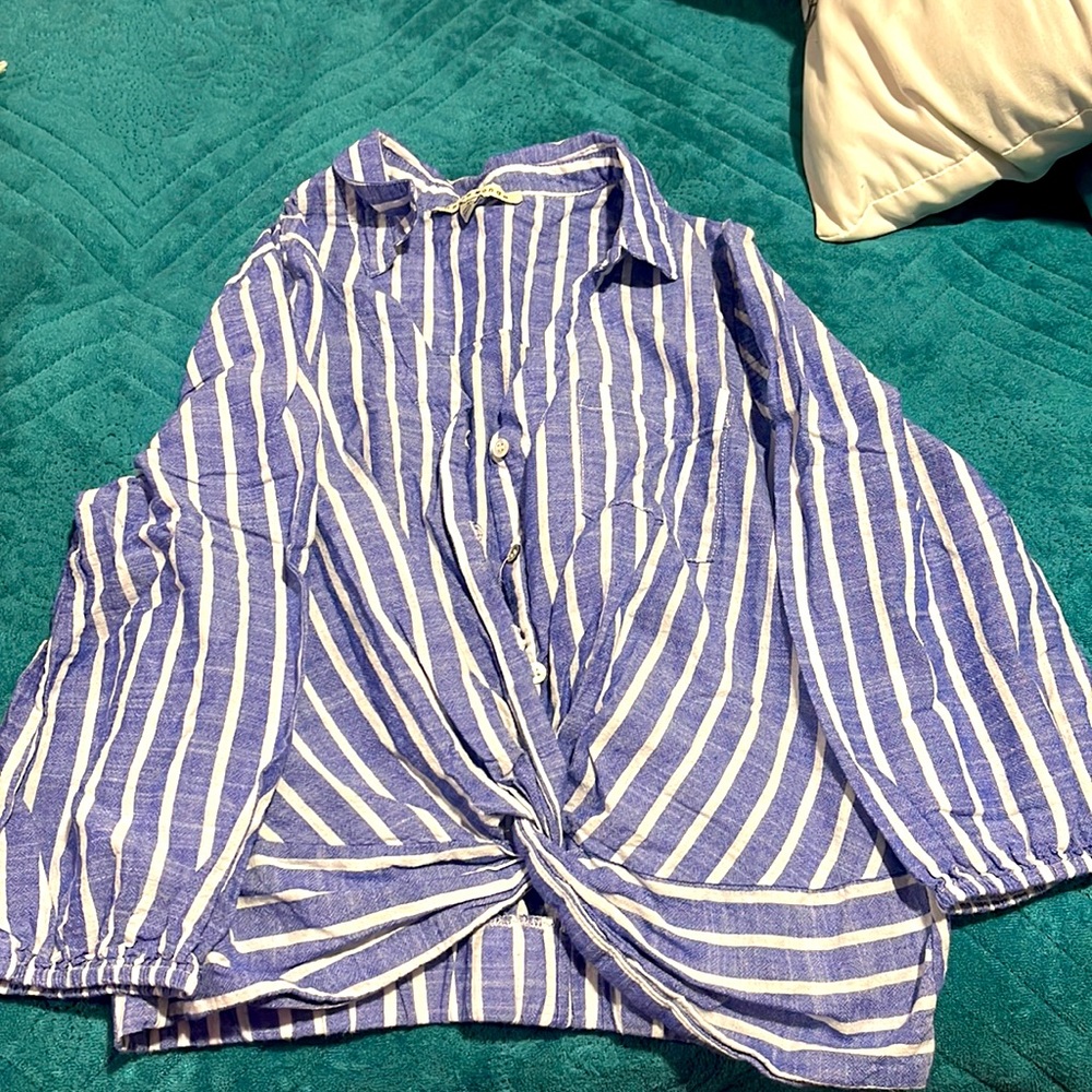 Button down, cropped blouse